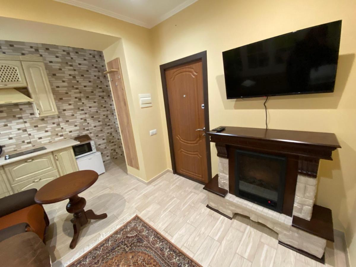 Man Apartment Chernivtsi Εξωτερικό φωτογραφία